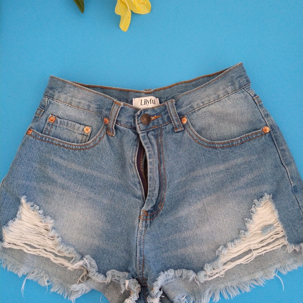Lilyful Short size M